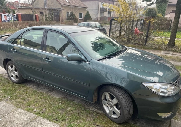 Toyota Camry cena 17500 przebieg: 154500, rok produkcji 2005 z Opole małe 67